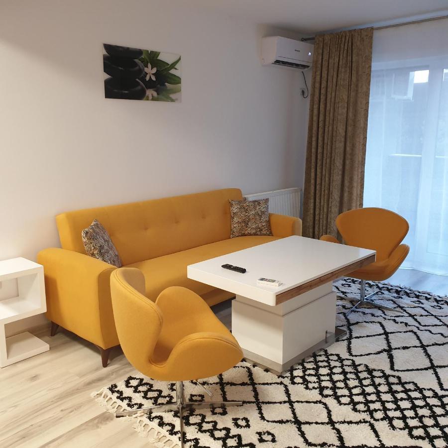 Carolina Sweet Apartament Орадеа Екстериор снимка