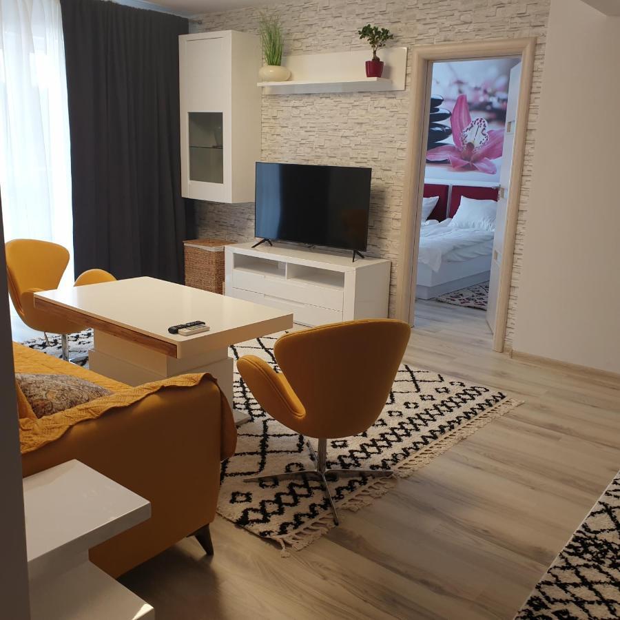 Carolina Sweet Apartament Орадеа Екстериор снимка
